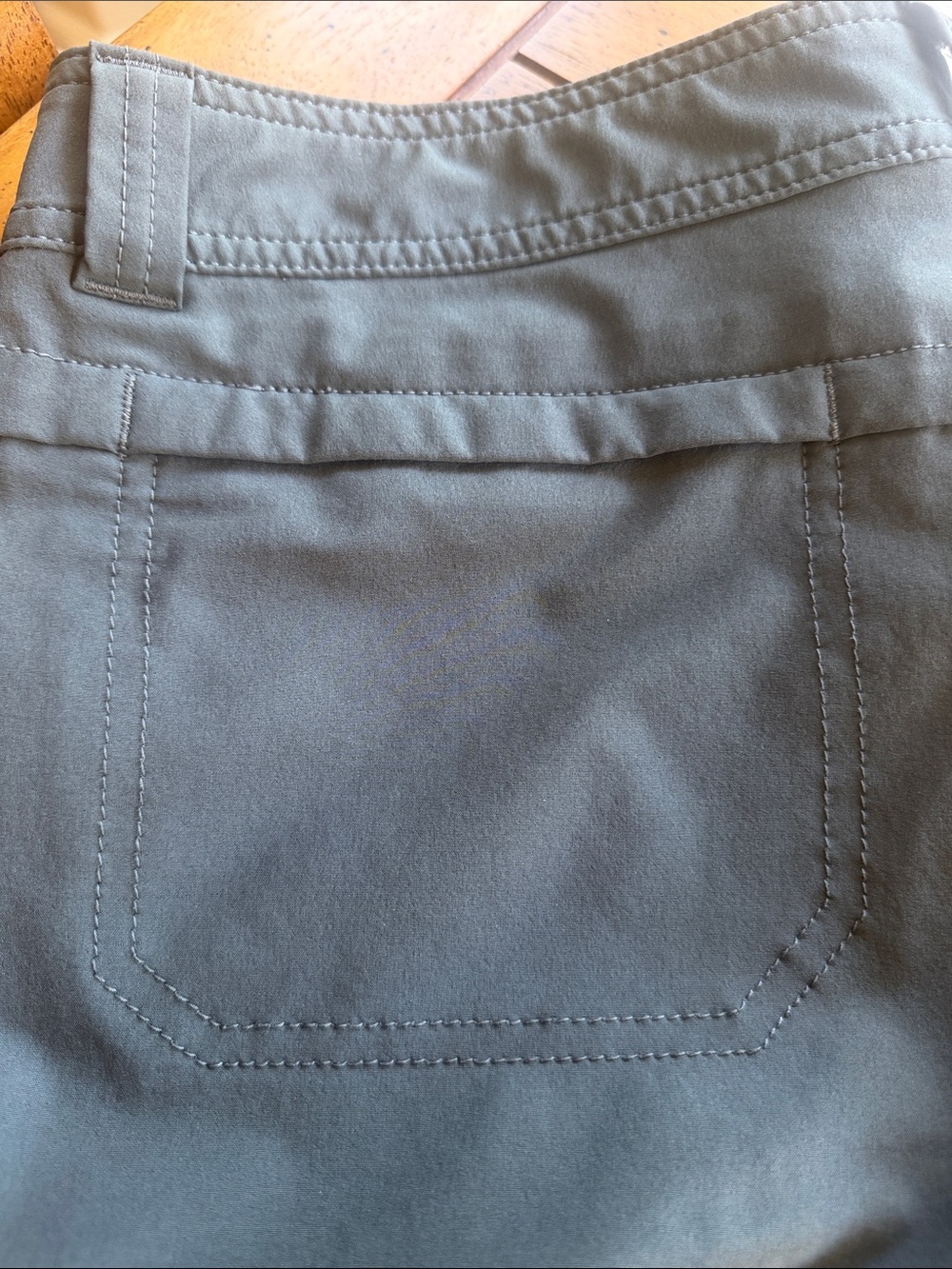 Eddie Bauer Women’s Cargo Capris in Grey - Picture 9 of 10